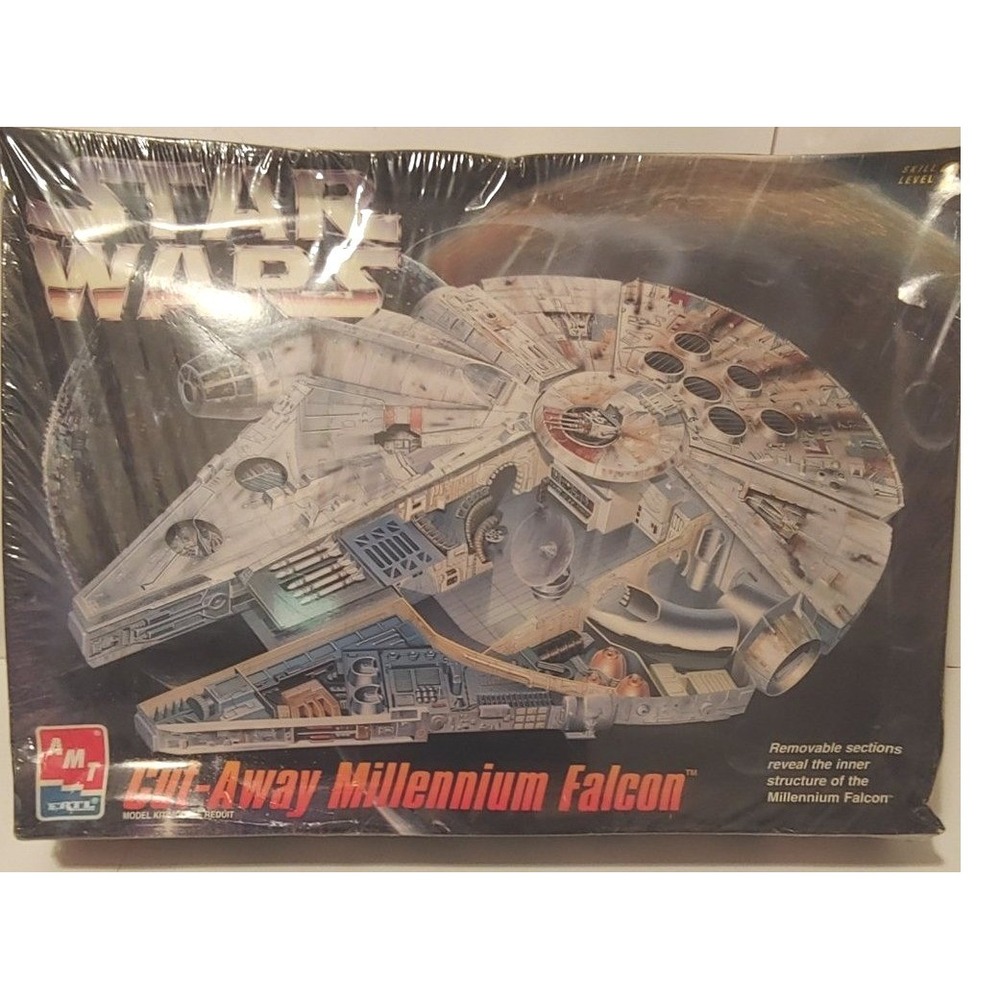 Vintage 1996 AMT Ertl Star Wars Cut-Away Millennium Falcon Model Kit Sealed 8789